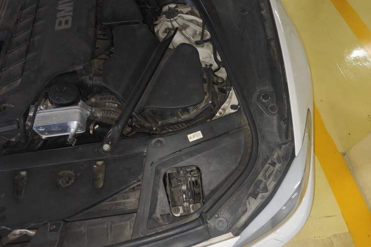 Used BMW 5 Series 2012 523Li Leading Model Engine Bay Left