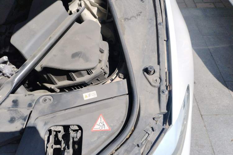 Used BMW 5 Series 2012 523Li Luxury Model Engine Bay Left