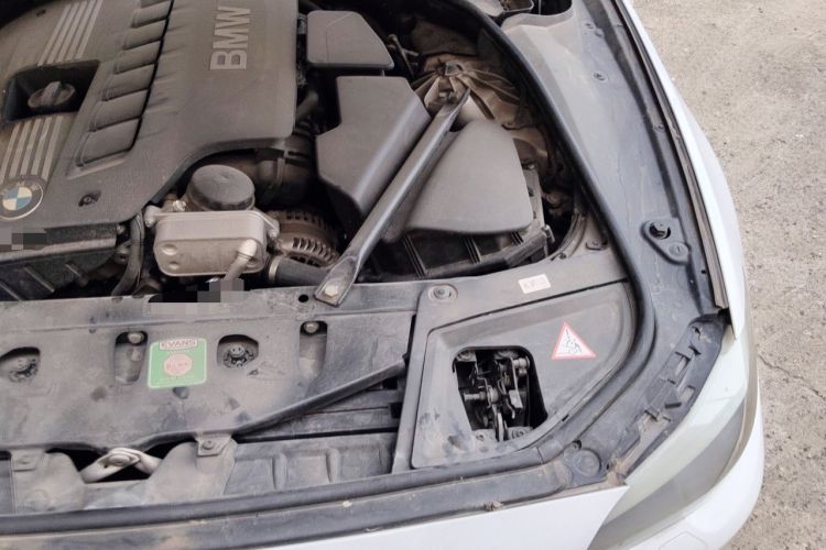 Used BMW 5 Series 2012 523Li Leading Model Engine Bay Left