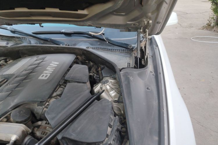 Used BMW 5 Series 2012 530Li Leading Model Engine Bay Left