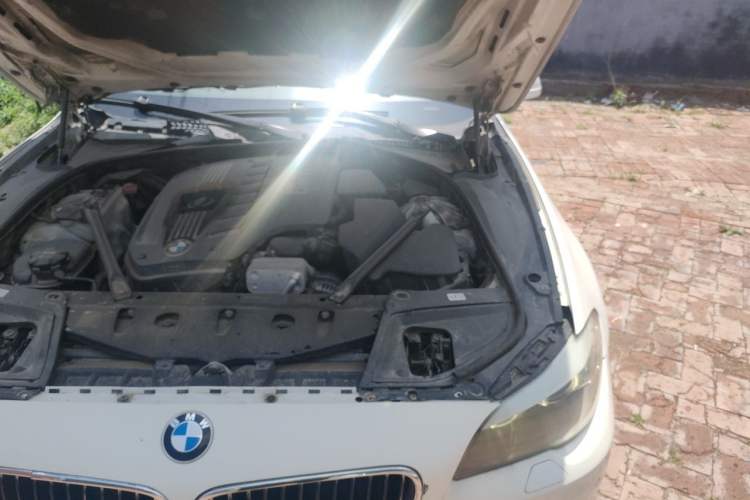 Used BMW 5 Series 2012 530Li Luxury Model Engine Bay Left