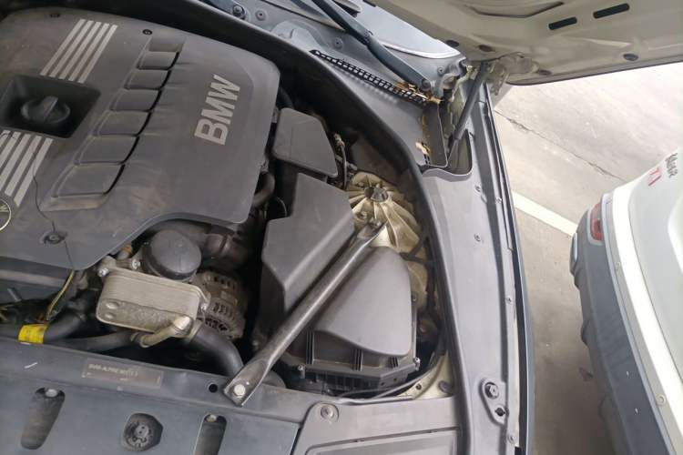 Used BMW 5 Series 2012 523Li Luxury Model Engine Bay Left