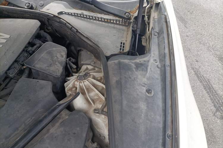 Used BMW 5 Series 2012 520Li Elegant Edition Engine Bay Left