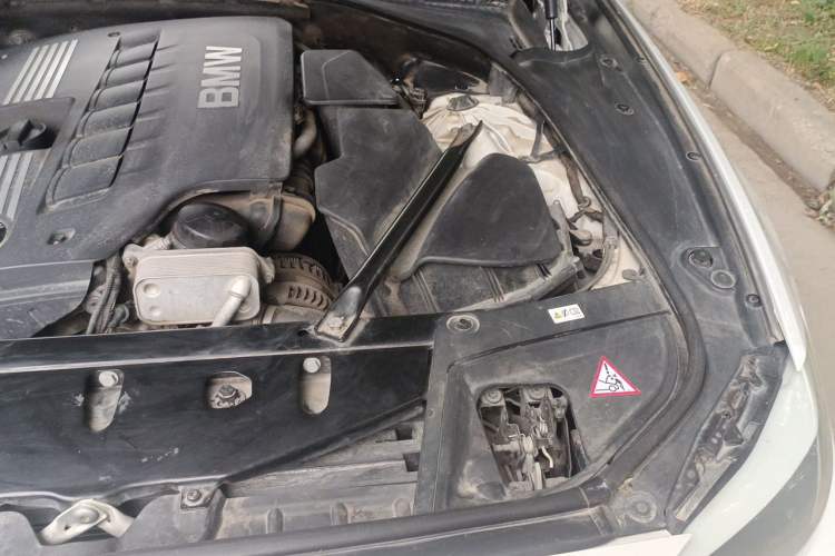 Used BMW 5 Series 2012 530Li Leading Model Engine Bay Left