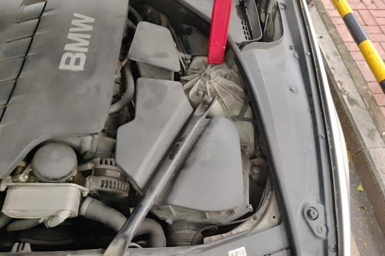 Used BMW 5 Series 2012 520Li Elegant Edition Engine Bay Left