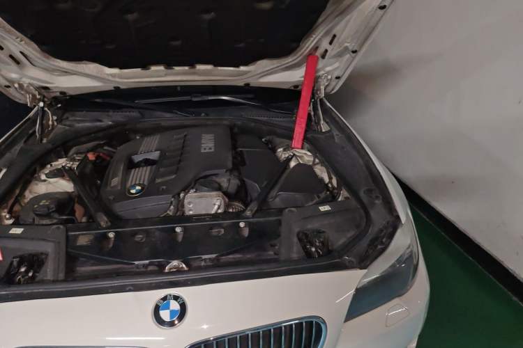 Used BMW 5 Series 2012 523Li Luxury Model Engine Bay Left