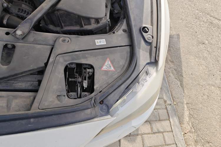 Used BMW 5 Series 2012 520Li Elegant Edition Engine Bay Left