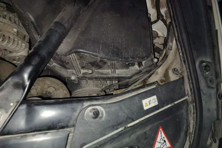 Used BMW 5 Series 2012 520Li Elegant Edition Engine Bay Left