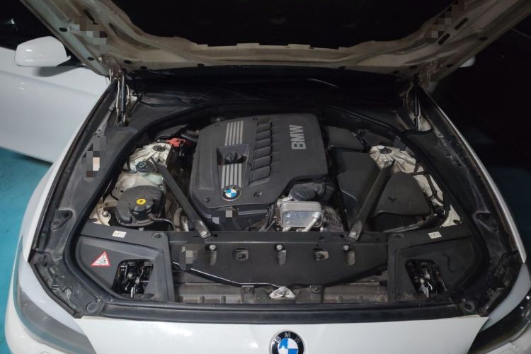 Used BMW 5 Series 2012 523Li Leading Model Engine Bay