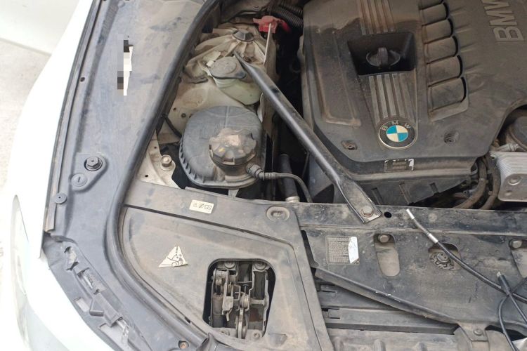Used BMW 5 Series 2012 520Li Elegant Edition Engine Bay Right
