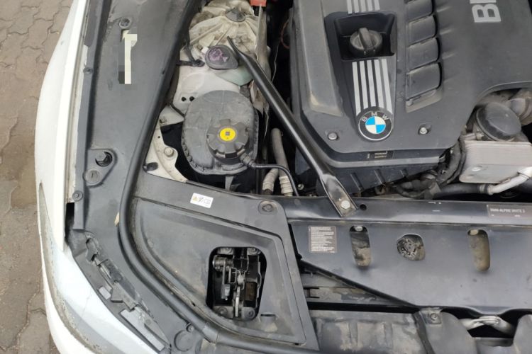 Used BMW 5 Series 2012 523Li Leading Model Engine Bay Right