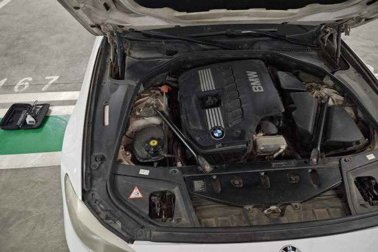 Used BMW 5 Series 2012 520Li Elegant Edition Engine Bay Right