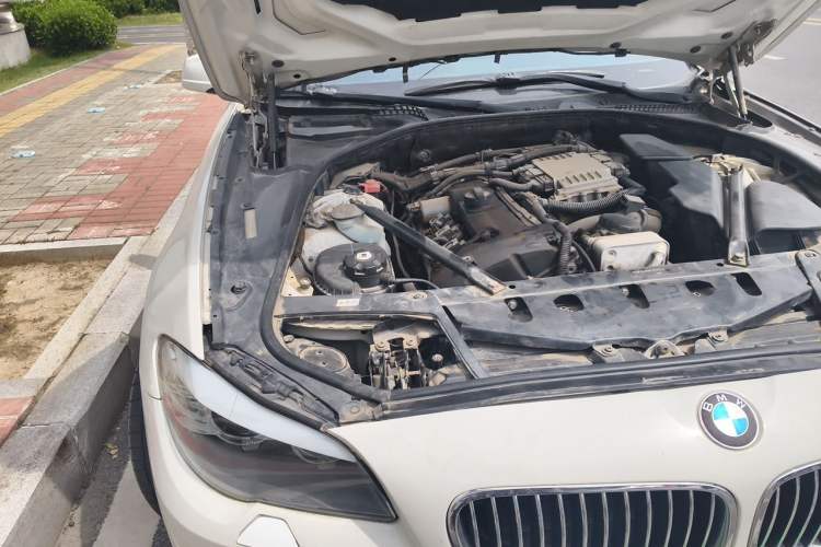 Used BMW 5 Series 2012 520Li Elegant Edition Engine Bay Right