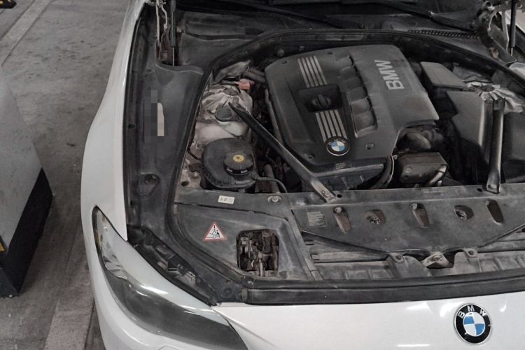 Used BMW 5 Series 2012 520Li Elegant Edition Engine Bay Right