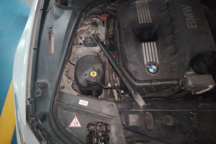 Used BMW 5 Series 2012 523Li Luxury Model Engine Bay Right
