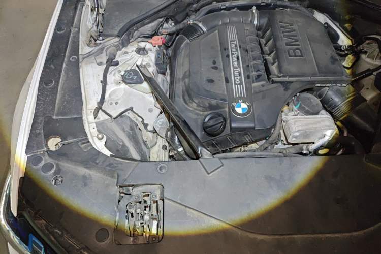 Used BMW 5 Series 2012 535Li Leading Model Engine Bay Right