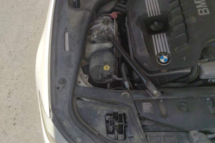 Used BMW 5 Series 2012 523Li Leading Model Engine Bay Right