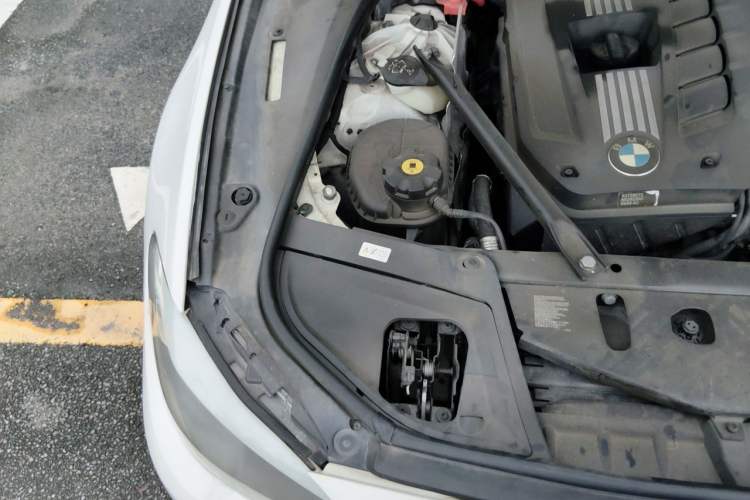 Used BMW 5 Series 2012 523Li Luxury Model Engine Bay Right