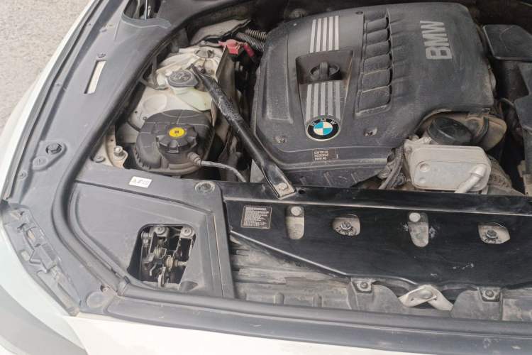 Used BMW 5 Series 2012 530Li Leading Model Engine Bay Right