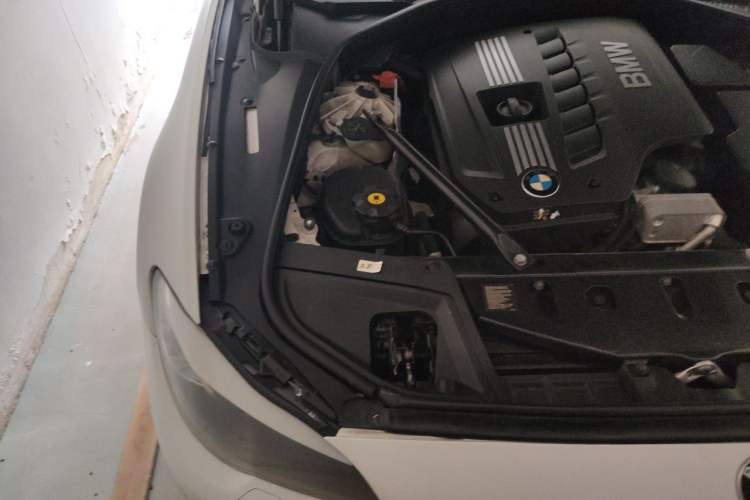 Used BMW 5 Series 2012 530Li Leading Model Engine Bay Right