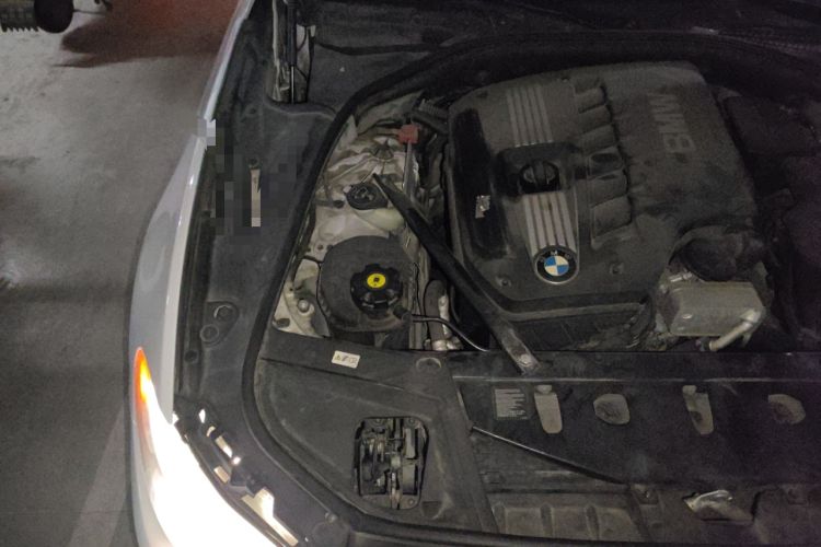 Used BMW 5 Series 2012 530i Sport Touring Engine Bay Right