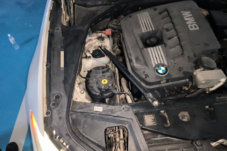 Used BMW 5 Series 2012 530Li Luxury Model Engine Bay Right
