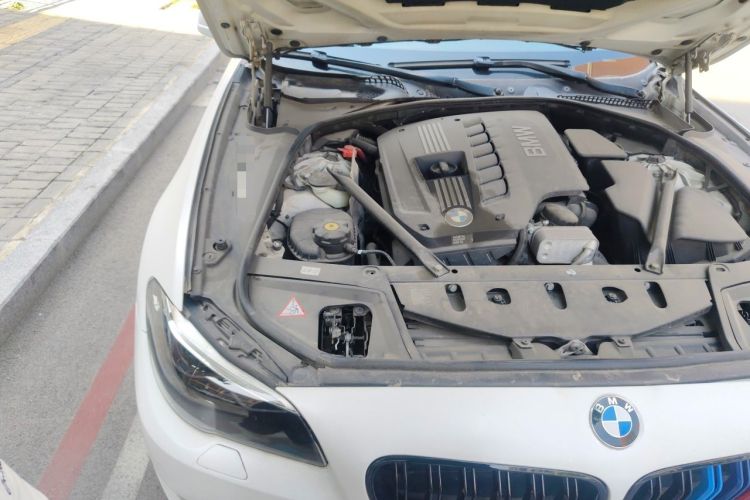 Used BMW 5 Series 2012 520Li Elegant Edition Engine Bay Right