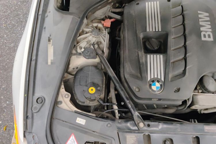 Used BMW 5 Series 2012 520Li Elegant Edition Engine Bay Right