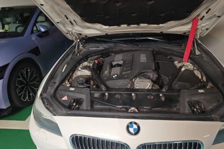 Used BMW 5 Series 2012 523Li Luxury Model Engine Bay Right