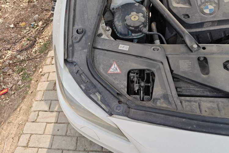 Used BMW 5 Series 2012 520Li Elegant Edition Engine Bay Right