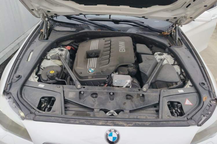Used BMW 5 Series 2012 520Li Elegant Edition Engine Bay