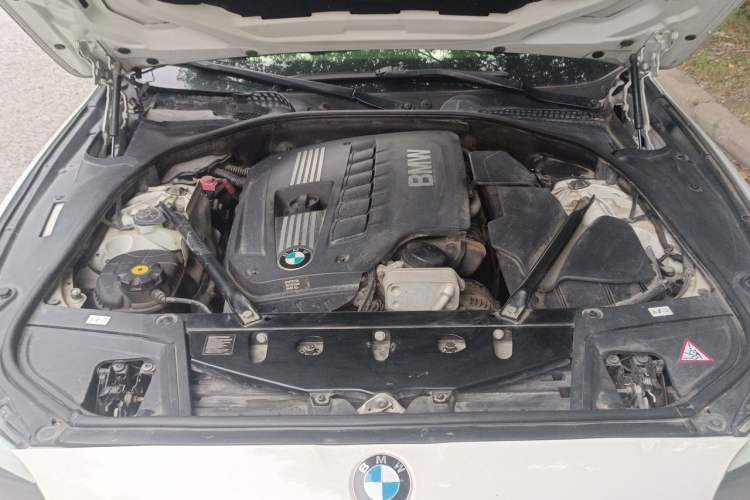 Used BMW 5 Series 2012 530Li Leading Model Engine Bay