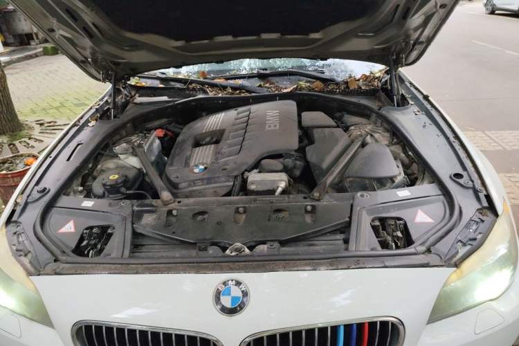 Used BMW 5 Series 2012 523Li Leading Model Engine Bay