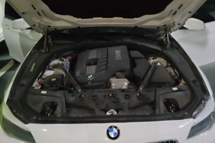 Used BMW 5 Series 2012 523Li Luxury Model Engine Bay