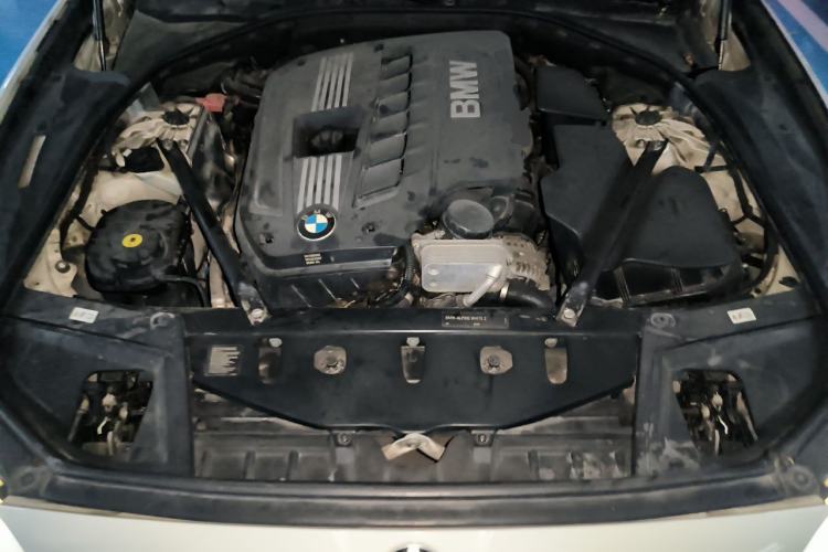 Used BMW 5 Series 2012 530Li Luxury Model Engine Bay