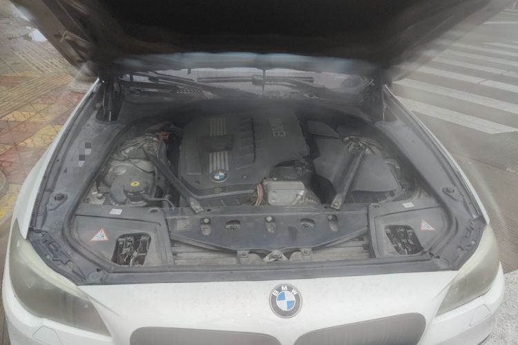 Used BMW 5 Series 2012 523Li Leading Model Engine Bay