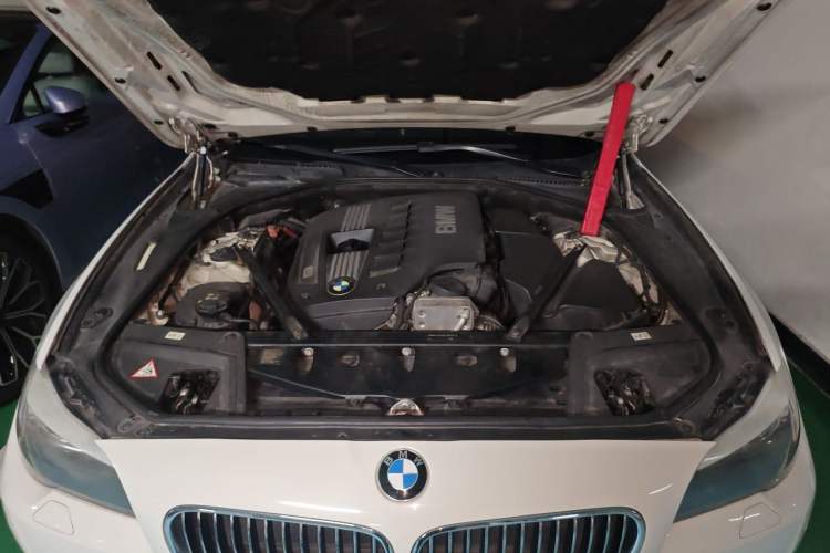 Used BMW 5 Series 2012 523Li Luxury Model Engine Bay