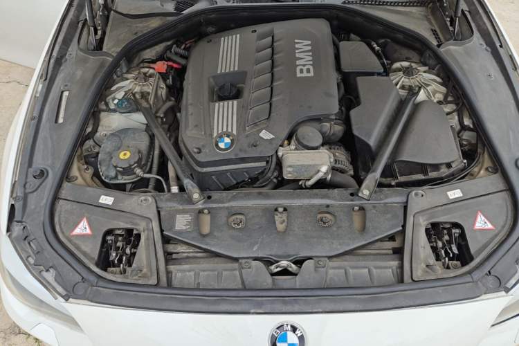Used BMW 5 Series 2012 530i Sport Touring Engine Bay
