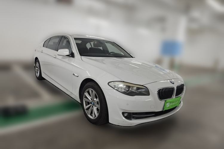 Used BMW 5 Series 2012 520Li Elegant Edition Front Right 45 Deg