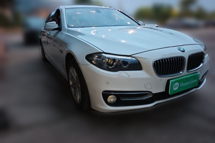 Used BMW 5 Series 2012 520Li Elegant Edition Front Right 45 Deg