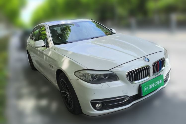Used BMW 5 Series 2012 520Li Elegant Edition Front Right 45 Deg
