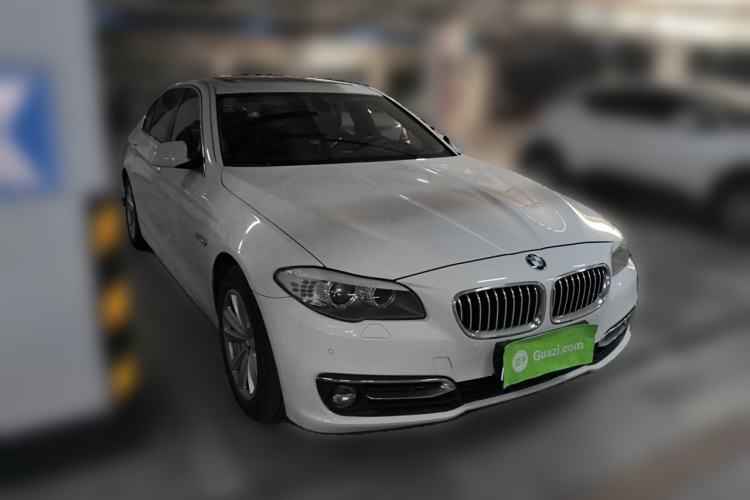 Used BMW 5 Series 2012 520Li Elegant Edition Front Right 45 Deg