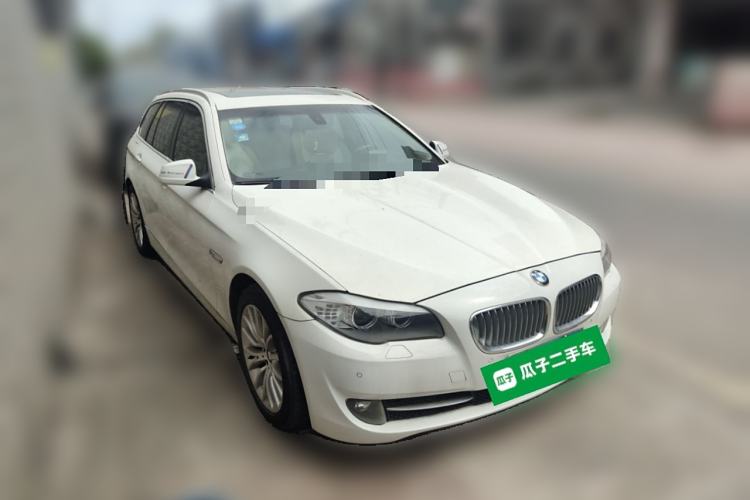 Used BMW 5 Series 2012 530i Sport Touring Front Right 45 Deg