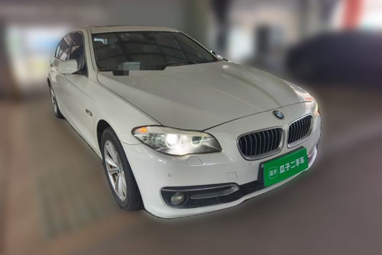 Used BMW 5 Series 2012 520Li Elegant Edition Front Right 45 Deg