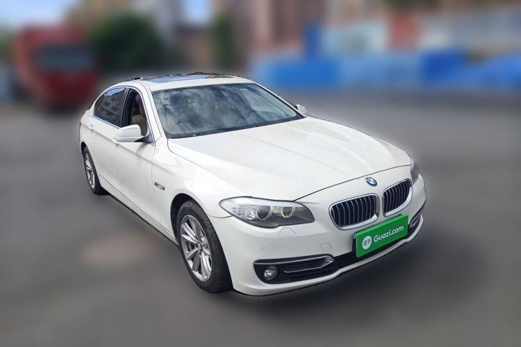 Used BMW 5 Series 2012 520Li Elegant Edition Front Right 45 Deg
