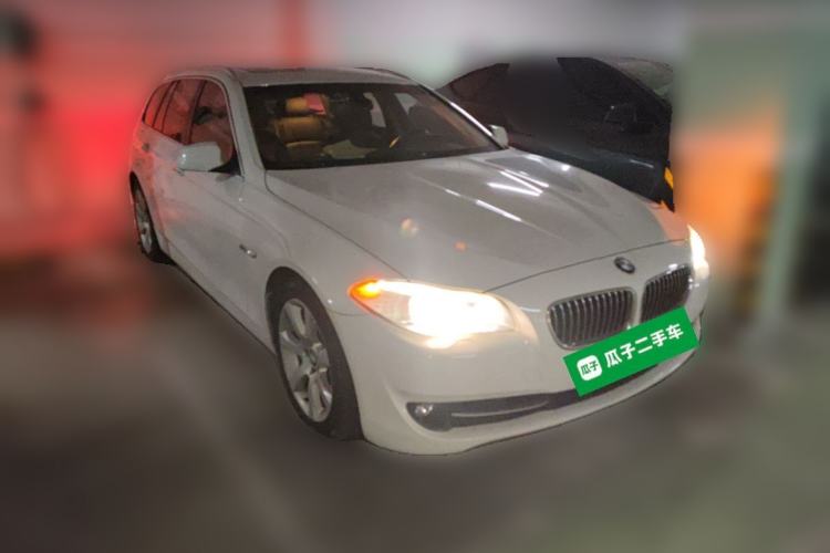 Used BMW 5 Series 2012 530i Sport Touring Front Right 45 Deg