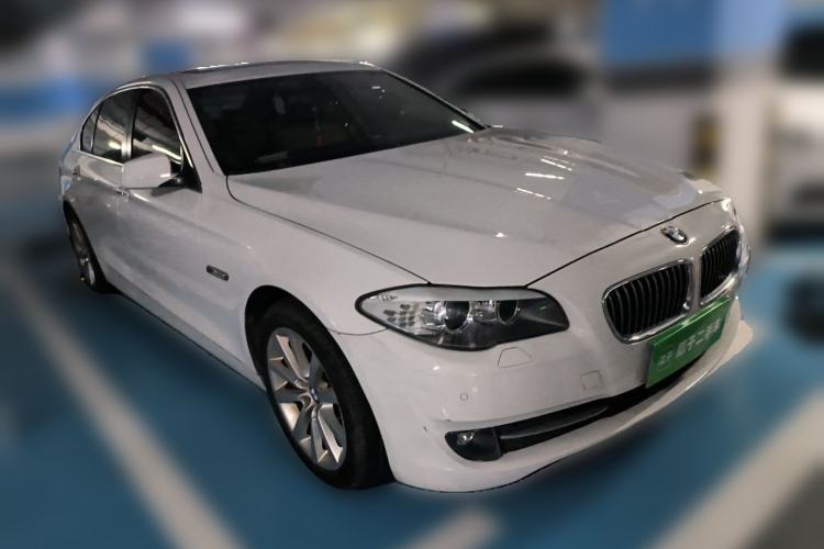 Used BMW 5 Series 2012 530Li Luxury Model Front Right 45 Deg
