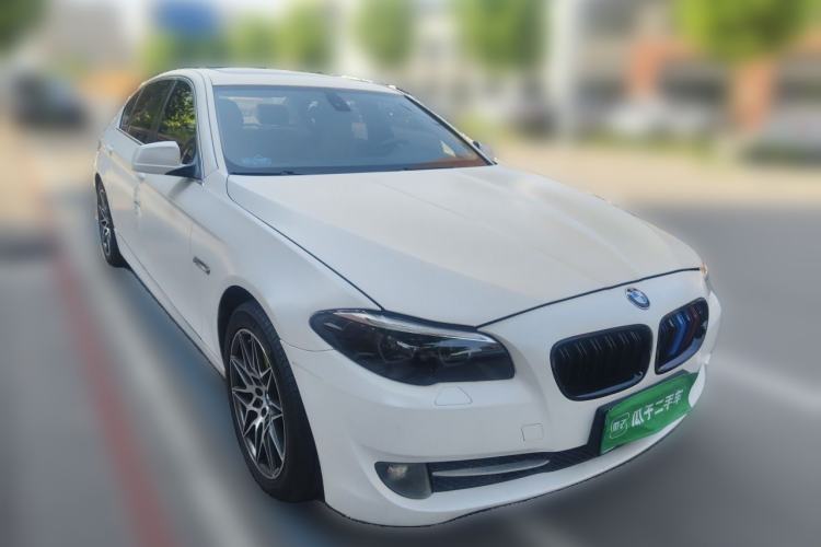 Used BMW 5 Series 2012 520Li Elegant Edition Front Right 45 Deg