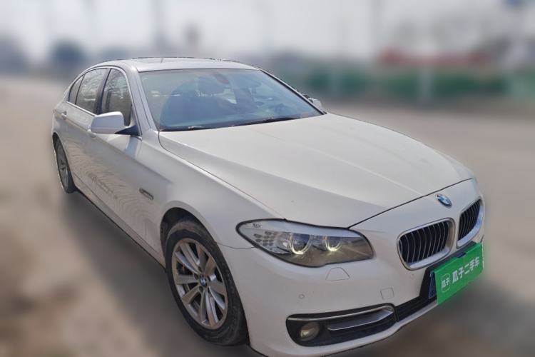 Used BMW 5 Series 2012 520Li Elegant Edition Front Right 45 Deg