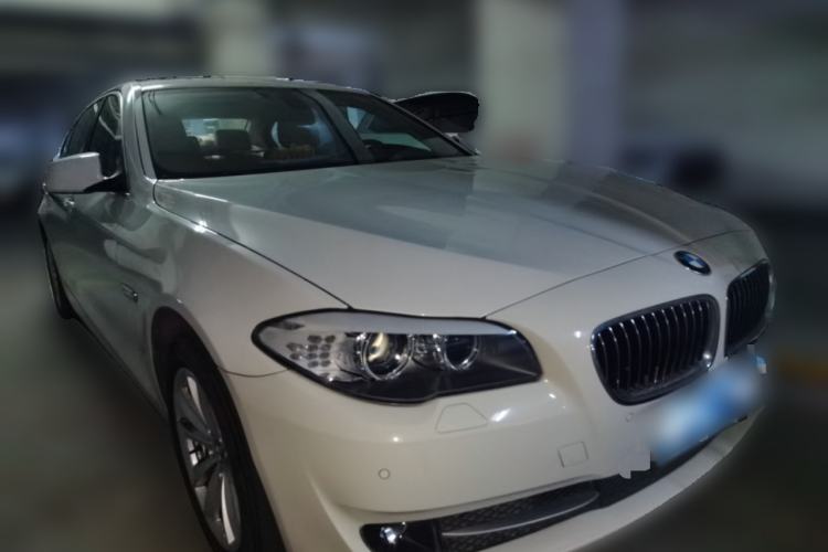 Used BMW 5 Series 2012 520Li Elegant Edition Front Right 45 Deg